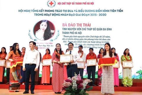 Cô Tổng phụ trách Đội được nhận Bằng khen của Trung ương Hội Chữ thập đỏ Việt Nam